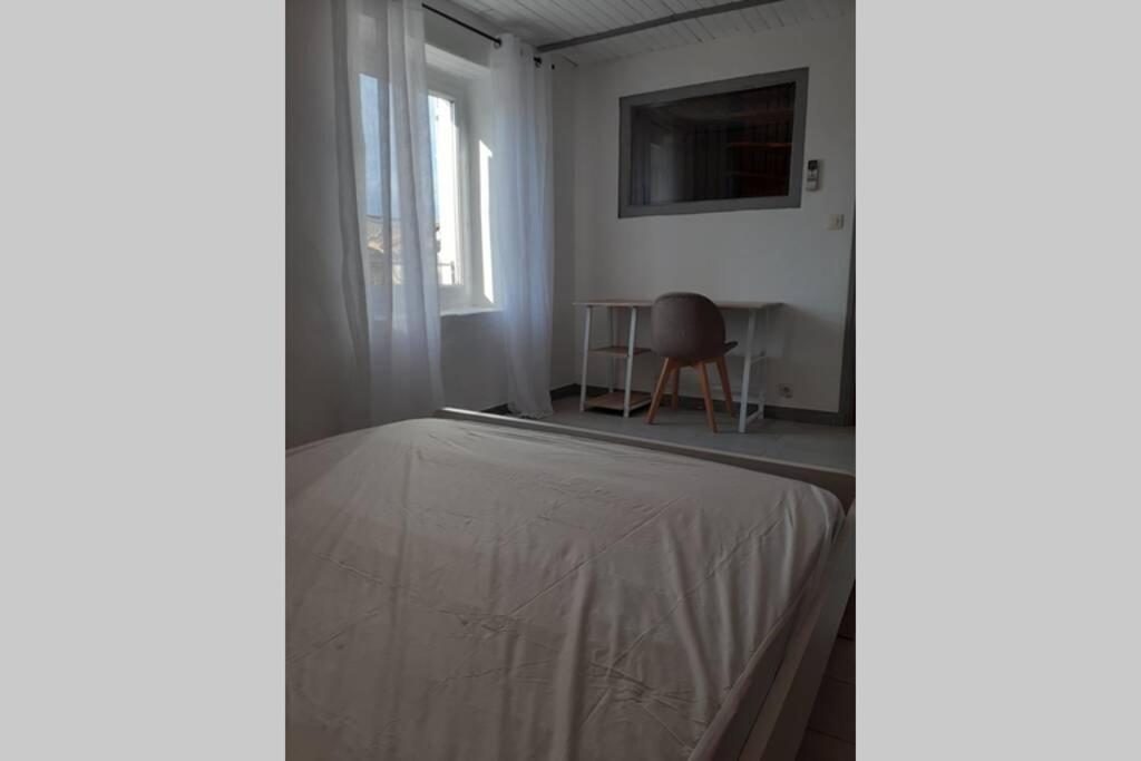 Maison De Village Saint-Barthelemy-de-Vals Bagian luar foto